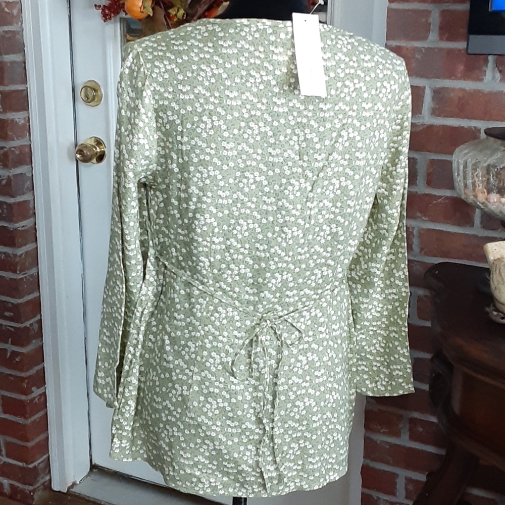 Motherhood Maternity sage green yellow white floral top NEW with tags S… - Picture 6 of 9